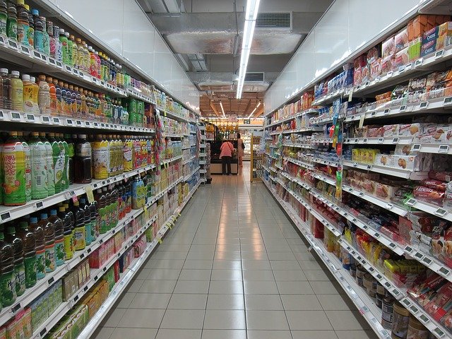 regály v supermarkete.jpg